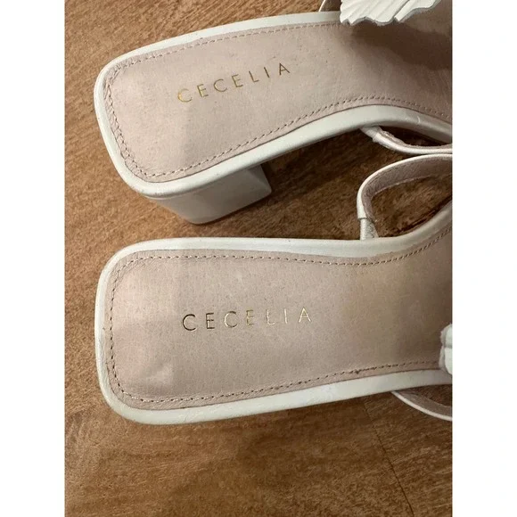 Cecelia New York White Leather Floral Block Heel Sandals Mules Size 7 Square Toe